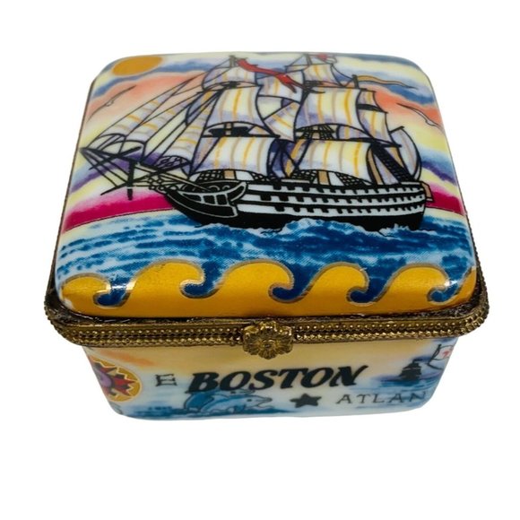 VTG Agiftcorp Boston Trinket Box Clipper Ship 2" Map of World Gold Tone Flower - Picture 2 of 16